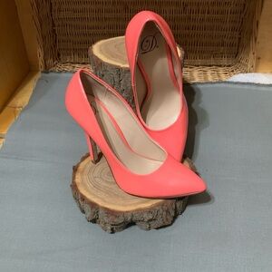 Beautiful PINK Shoes  unsized Fits 5”  NWOT